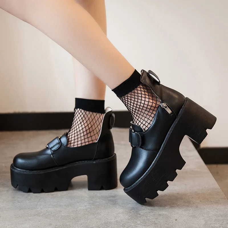 

2018 New Harajuku Big shoes Trifle Thick-soled shoes Ankle straps Side buckle Leather shoes.