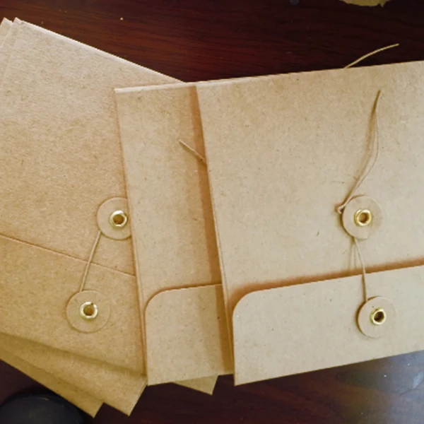 10 упаковок картонных конвертов из коричневой кардштока также доступны как сумки для Cd