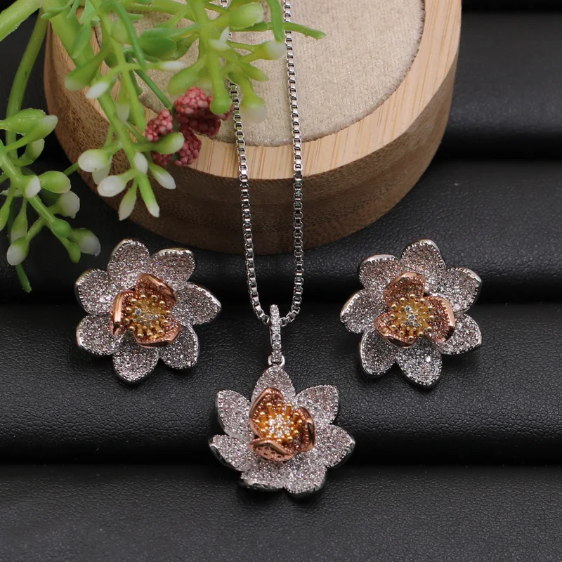 

Lanyika Jewelry Set Exquisite Ethnic Style Lotus Flower Micro Plated Necklace with Earrings for Engagement Party Trendy Gift