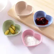 

1Pc Kitchen Love Heart Shape Wheat Straw Bowl Vinegar Seasoning Solid Soybean Dish Sauce Salt Snack Small Plate 3
