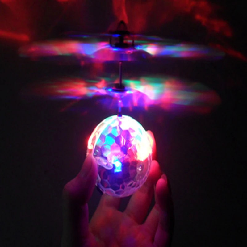 Light-up Toys brinquedo bola embutido conduziu a Tipo de Item : Flying Ball