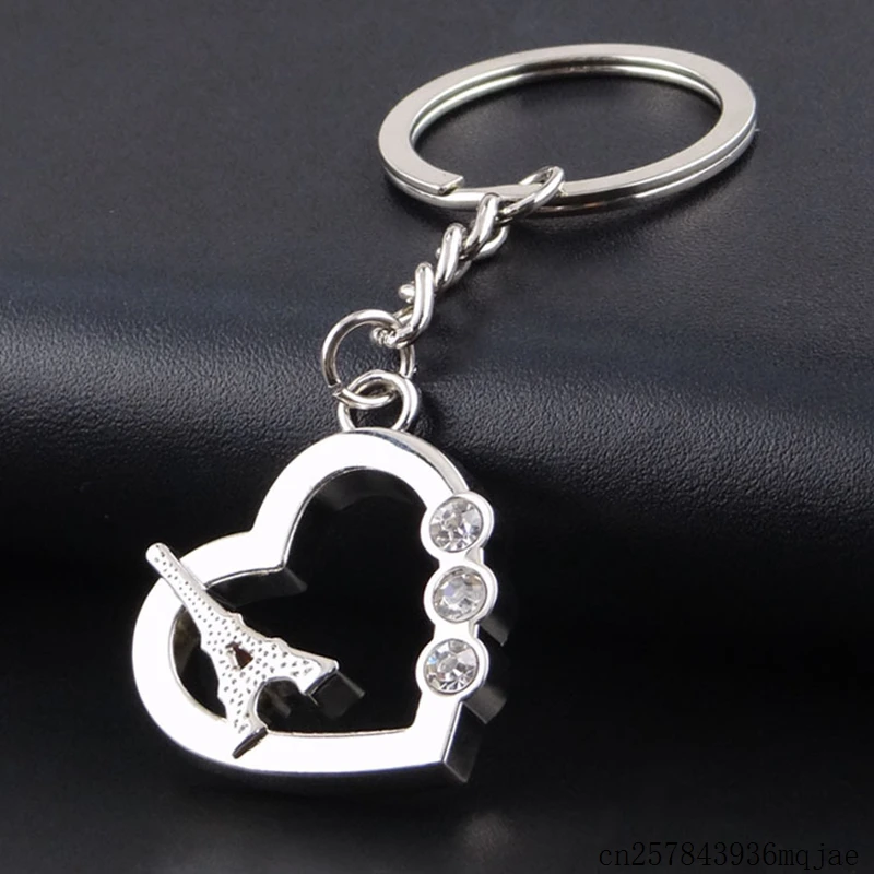 

100pcs Eiffel Tower Keychains Metal Heart Shaped Keyrings for Promotion Gifts Party Favors