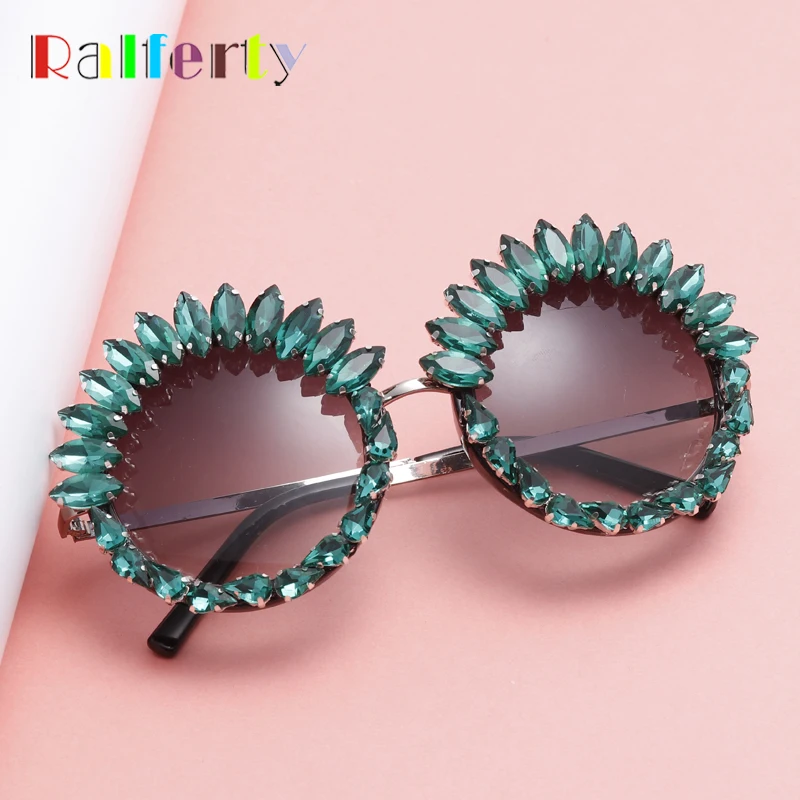 

Ralferty Luxury Oversized Round Sunglasses Women Green Diamond Crystal Rhinestone Sun Glasses UV400 Oculos De Sol Feminino G012