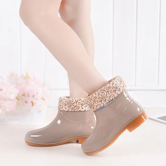Rouroliu Women Ankle Warm Rainboots Female Winter Platform Boots Autumn PVC Waterproof Water Shoes Wellies Woman FR24 Rouroliu Women Ankle Warm Rainboots Female Winter Platform Boots Autumn PVC Waterproof Water Shoes Wellies Woman FR24