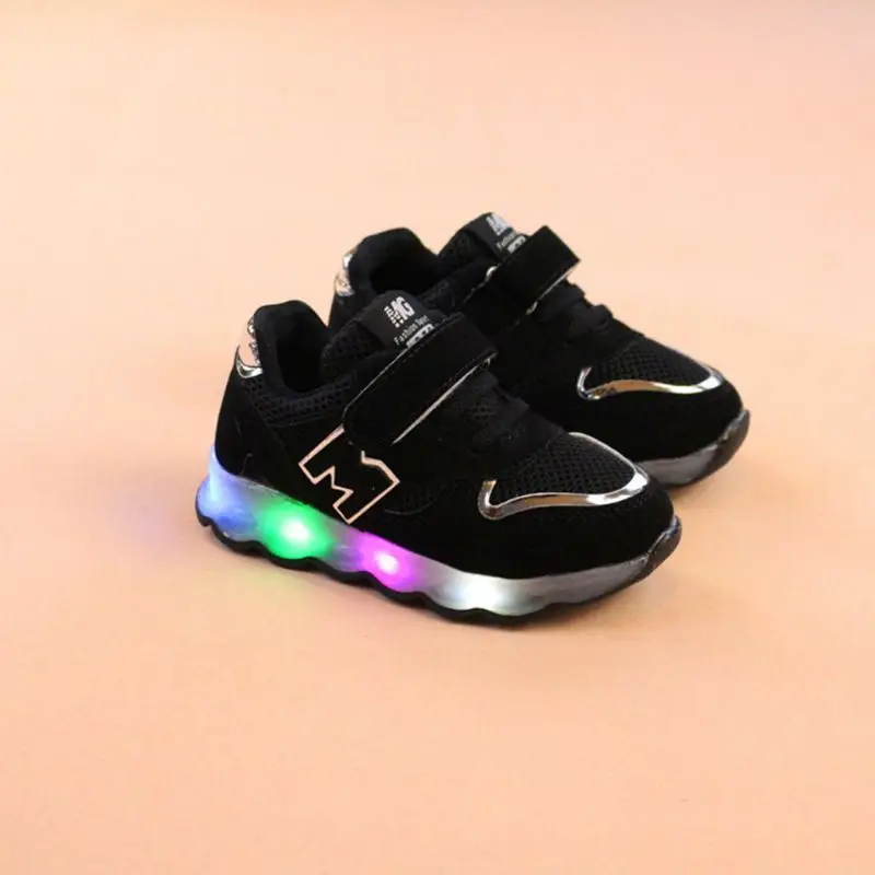 Дети с дышащей сеткой Красочный светодиодный обувь с подсветкой для мальчиков и девочек Детские светящиеся кроссовки удобные спортивные кроссовки для занятий спортом - Цвет: black