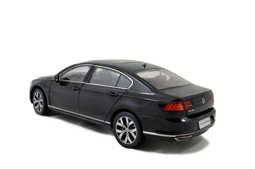 Volkswagen-Magotan-2017-BK-3