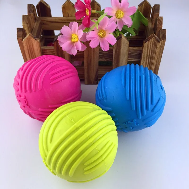 

2019New Dog Toys Squeaking Bouncing Ball Durable Floatable Springy Pet Toys Squeaky Ball Bite Resistant for Small to Large Dogs