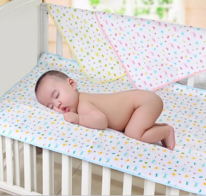 

1 PCS Soft Cotton Baby Urinal Pad Bed Duckling Printed Waterproof&Breathable Changing Pad for Crib 70*50CM