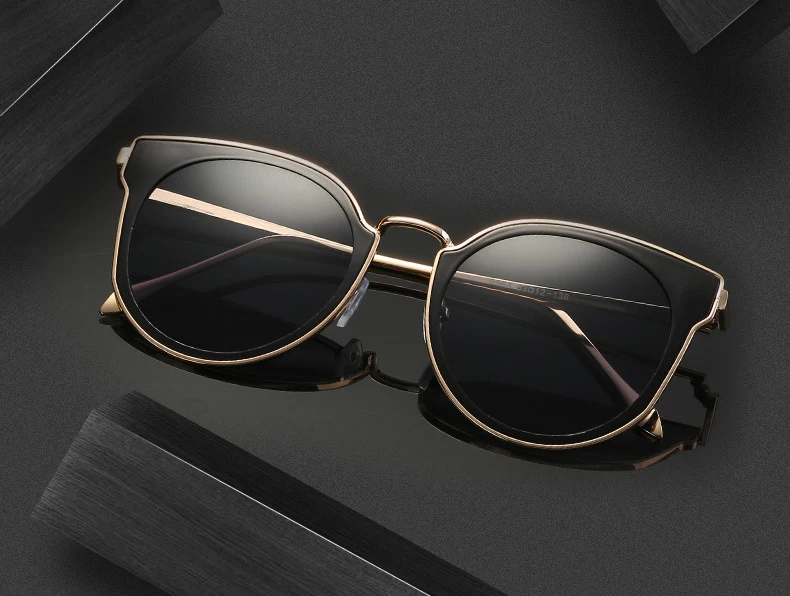 3929239825_1738747112