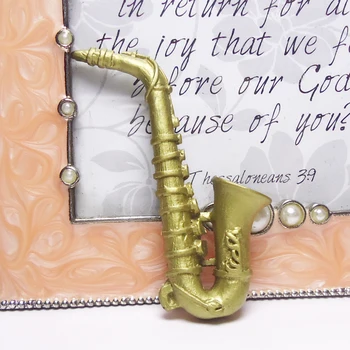 

Mini Doll House Accessories Musical Instruments Saxophone Model DIY House Model Accessories Mini Life Scene Match