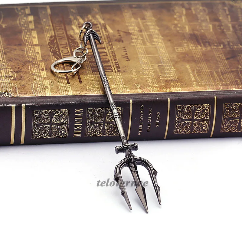 

Western movie peripherals Neptune Diving Heroes Trident Metal Memorial Keychain Long 13 cm Gift Toys Sea Son Sea King