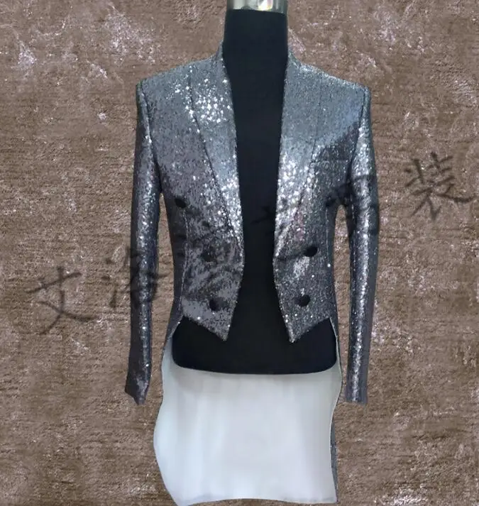 

Men Tuxedo Suits Designs Stage Costumes For Singers Men Sequin Blazer Dance Clothes Jacket Style Dress Punk Silver Gold Fashion