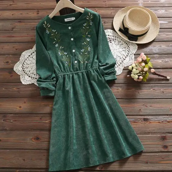 

Mori Girls Autumn Women Corduroy Dress Stand Collar Green Floral Embroidery Mujer Vestido Elegant Classical Vintage Dress DV423