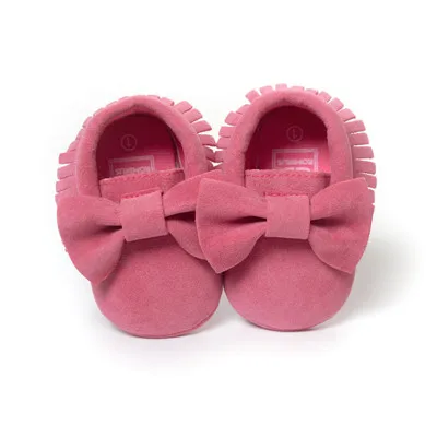 28 Цвета ROMIRUS/Брендовая детская весенняя обувь искусственная кожа, для новорожденных мальчиков, обувь для девочек, для тех, кто только начинает ходить, с бахромой и бантом; Мокасины - Цвет: suede hot pink