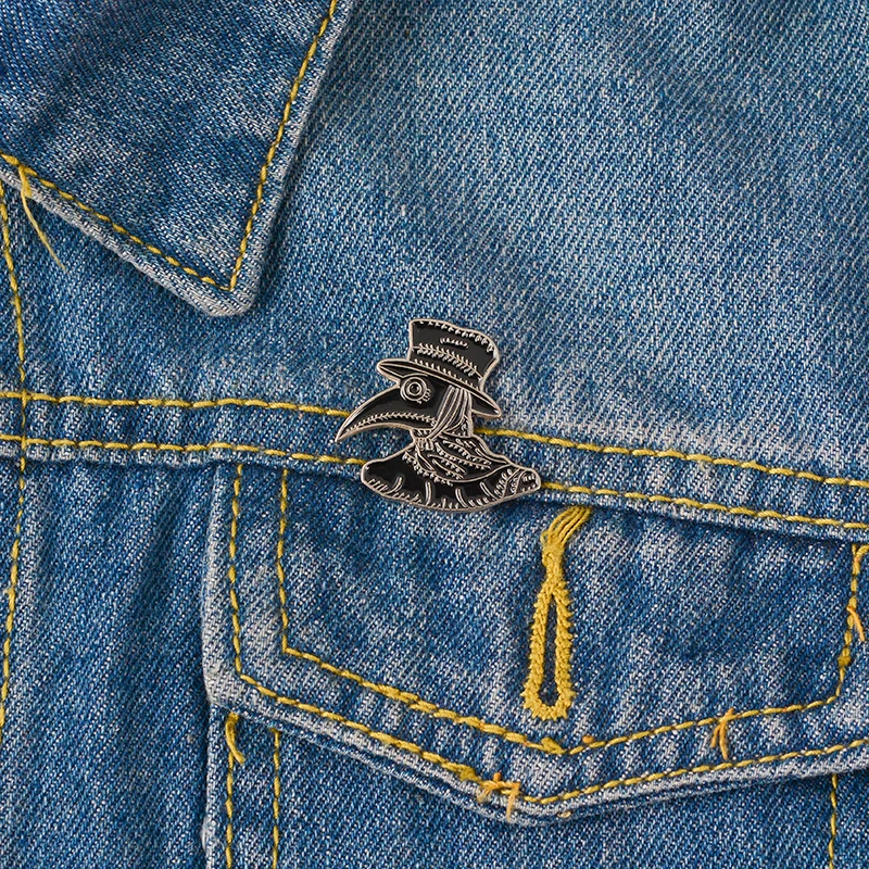 QIHE-JEWELRY-Plague-Doctor-Pins-Doctor-Schnabel-Brooches-Dark-Punk-Badges-Lapel-pins-Men-Women-Steampunk(1)