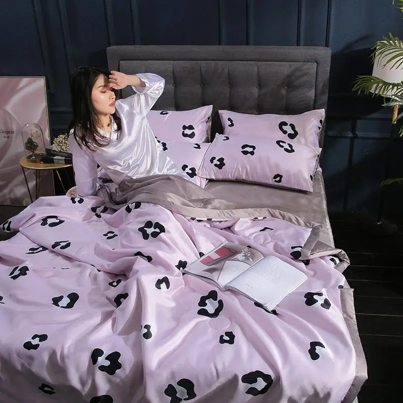 

Silk Summer Duvets Pink Leopard Pattern Cool Thin Quilt Comfortable Washed Home Textile Without Pillowcase