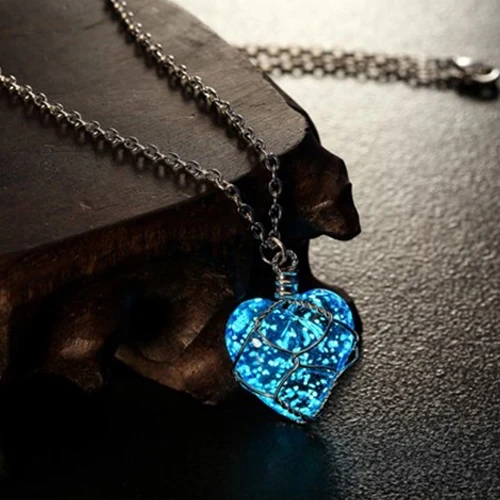 2016 Newest Glowing Necklace Pendant Crystal Heart Glow In the Dark
