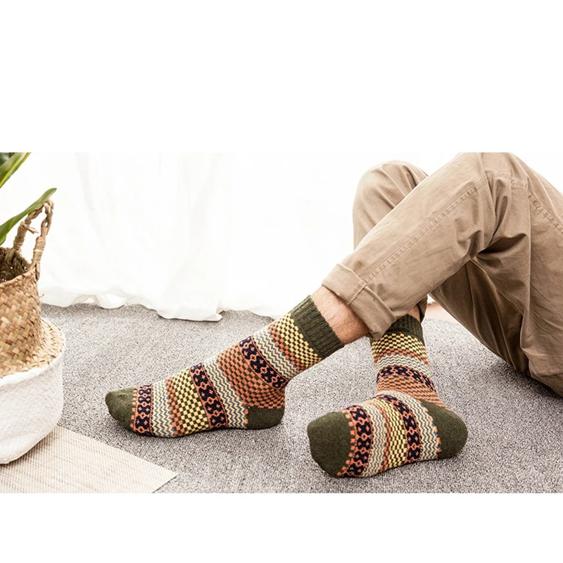 

1pair Men Vintage Striped Socks Autumn Winter Warm Socks Colorful Comfortable Art Casual Prints Thick Thermal Male Socks Meias