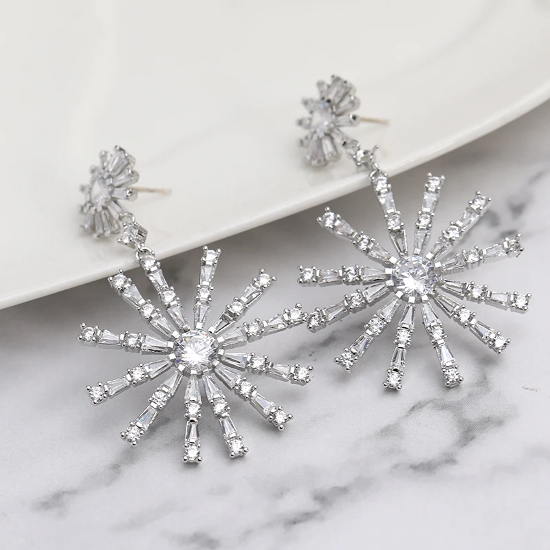 

Trendy Exaggerated Shining Crystal Flower Stud Earrings For Women Sliver Color Earrings Party Wedding Jewelry Gift