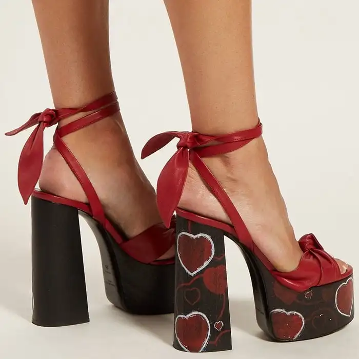 Moraima Snc/кожаные сандалии на платформе с принтом в виде сердечек летние женские туфли на толстом каблуке с открытым носком, на шнуровке вечерние туфли с вырезами