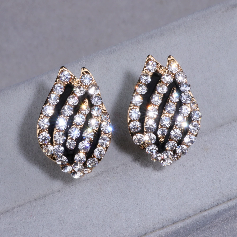 

2018 New Fashion Elegant Stud Earrings Brincos Gold Color Crystal Rhinestone Flower Earrings For Women Girl Jewelry Gift WX043