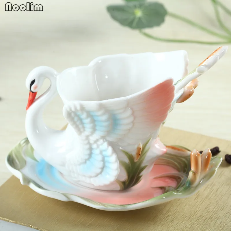 Кофейная чашка NOOLIM Swan цветная эмалированная фарфоровая кружка с блюдцами и