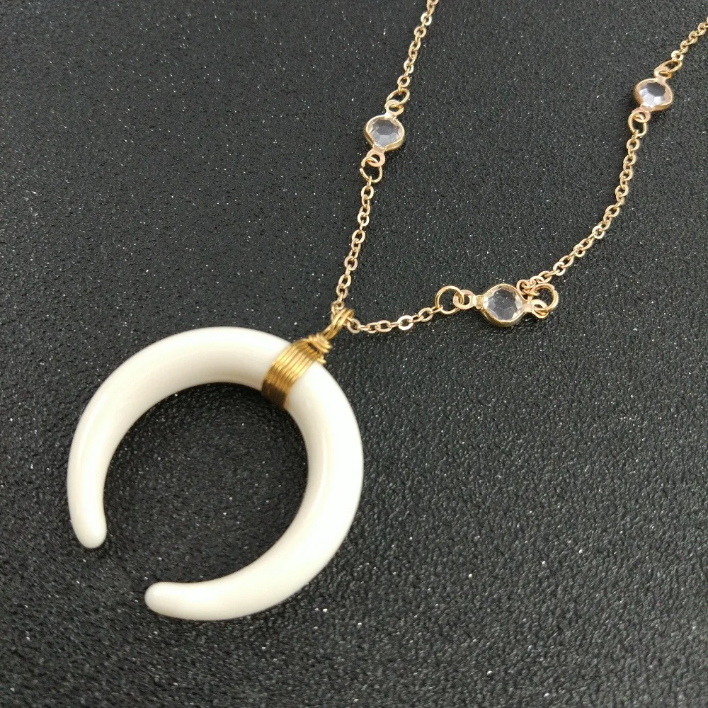 

New Beach modern Crescent moon Crystal necklace Women White half horn pendant necklace Collier chocker Fashion seaside Jewelry