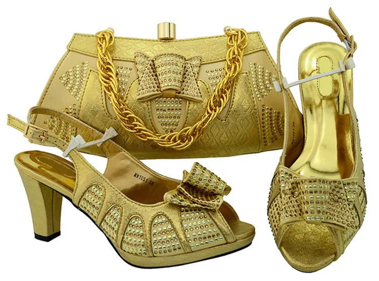 MM1051 GOLD SIZE 38-43 HEEL 8.5CM 0.9KG RMB215