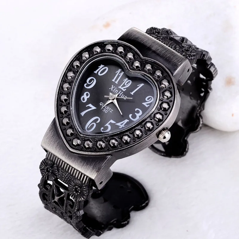 Женские часы с браслетом в форме сердца, винтажные черные женские часы со специальным циферблатом, Кварцевые Ретро Женские повседневные наручные часы saati