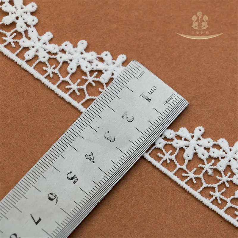 

1 Yards Flowers Embroidered Lace 2.7cm Diy Handmade Patchwork Polyester Ribbon White Embroidery Milkslik Lace for Clothing edge