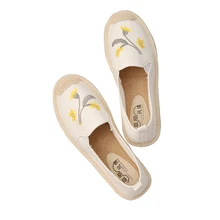 Neujge сезон весна-лето ленивый педаль белье соломы женская обувь дышащая вышивка Рыбак парусиновая обувь 171101