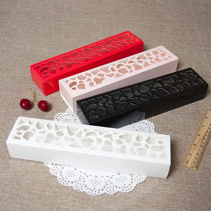 

5Pcs Macarons Boxes Hollow Out Design Baking Accessories Nice Gift Cookie Package Case Paper Food Grade Wedding Party Decor