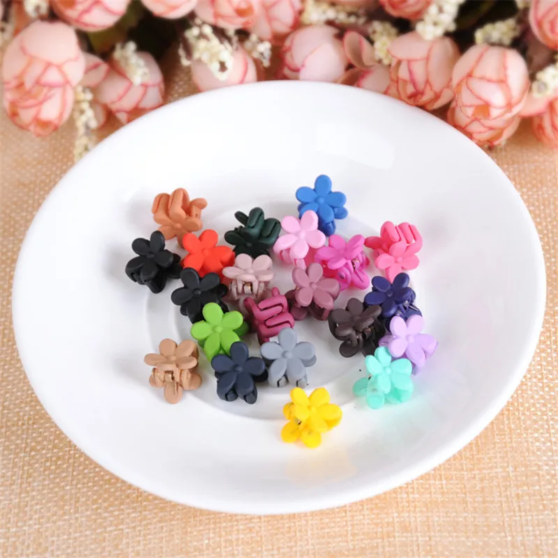 

50pcs/lot Dull Polish Small Flower Baby Kids Hair Claws Tiny Girls Hair Clips Mini Plastic Barrettes For Children Hairclip 2017