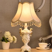 Роскошная белая смоляная настольная лампа для гостиной, кнопочный переключатель с регулируемой яркостью, прикроватная тумбочка для спальни, тканевое освещение для украшения дома