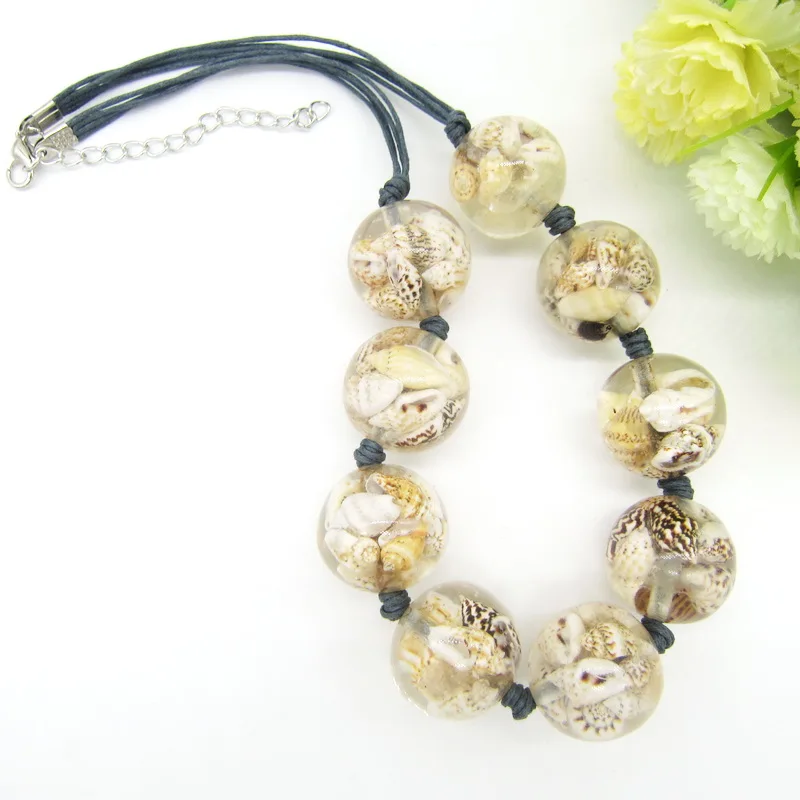 

Newest Item Nature Shells Inside the Transparant Round Beads Female`s Short Necklace