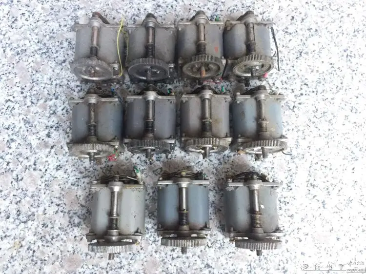 

second-hand Dismantle machine, exchange hand dynamo DIY power generation students do experiment.