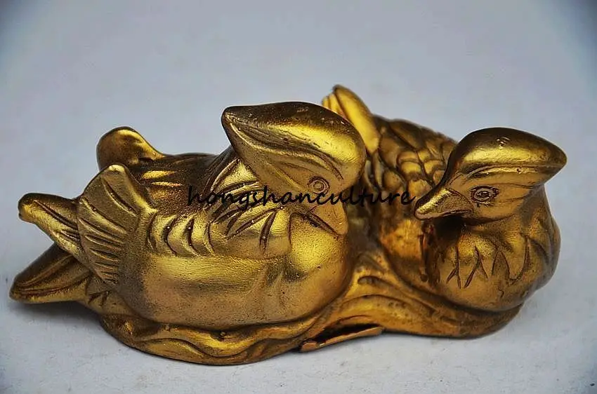 Goede VINTAGE CHINESE BRASS GILT HANDGEMAAKTE MANDARIJNEEND STANDBEELD metalen handwerk