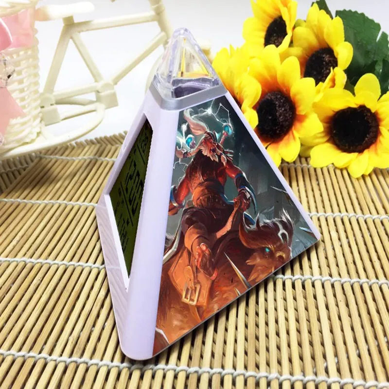 08 Спальня лампы Triangulo светодиодный Будильник Dota Пирамида светодиодные часы 7 цветов мигающий температура дисплей часы reveil - Цвет: 08