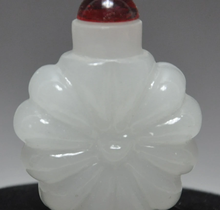 

collect chinese Exquisite Glass Carving flower Snuff bottle biyan hu statue