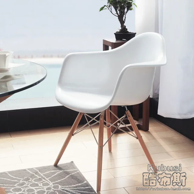 koele stand daw eames fauteuil designmeubilair massief hout ... koele stand daw eames fauteuil designmeubilair massief hout ...