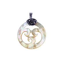 Classic Pattern New Round Pave Rhinestone Charm Pendant Natural Shell Pendant Jewelry Finding for Women
