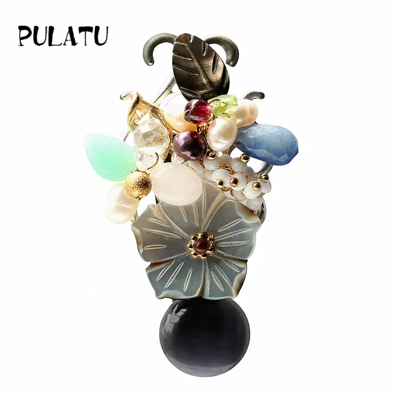 

PULATU Natural Stone Brooch Pins Women Fashion Full Handmade Natural Pearl Shell White Flowers Black Stone Brooches Pin Gifts