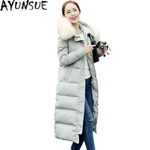Для женщин Подпушка куртка натуральный мех енота Мех животных с капюшоном теплая зимняя куртка-пуховик женский тонкий длинный Пуховики на белом утином пуху st219