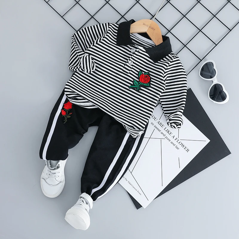 HYLKIDHUOSE/комплекты одежды для маленьких мальчиков и девочек повседневные Костюмы для малышей футболка в полоску с отворотами и цветами и штаны детские комплекты одежды