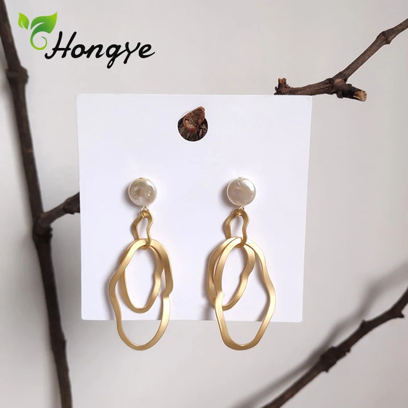 

Hongye Stylish Girls Big Tassel Earring Matted Gold Irregular Drop Dangler Fashion Ear Jewelry Personalized Women Pearl Earrings