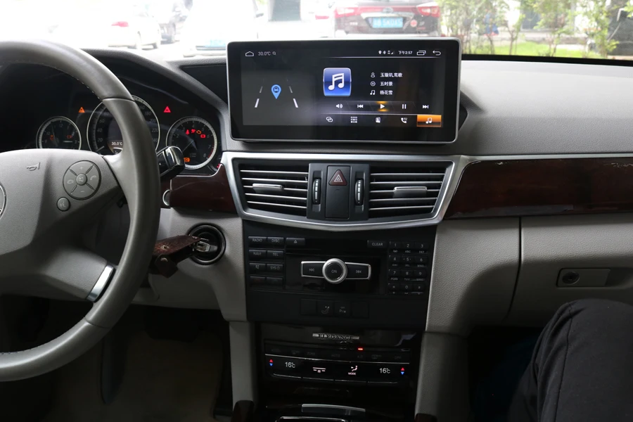 Cheap Premium Audio Device Car Stereo navigation For Benz E Class 2009-2012 Right/Left wheel GPS radio android 8.0 multimedia player 2