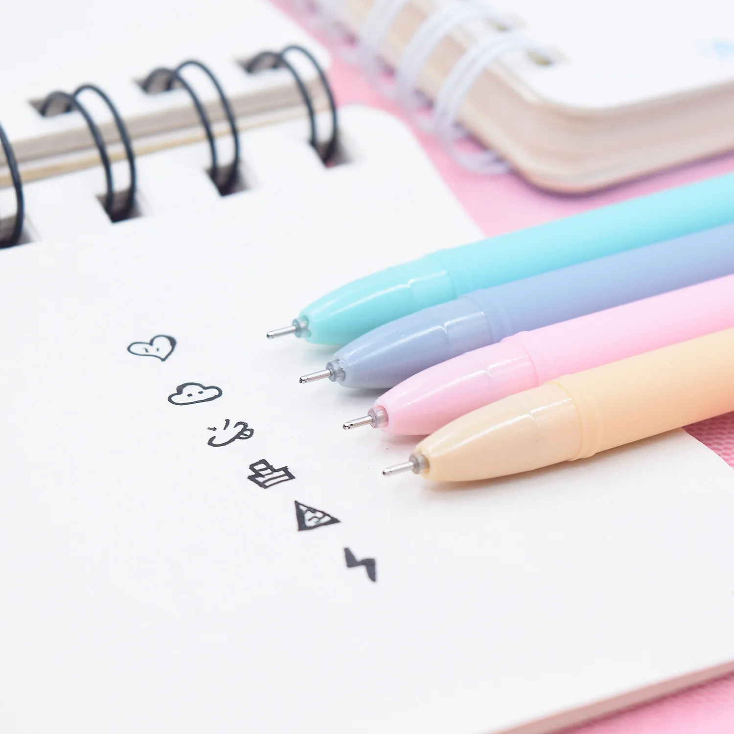 “ Coloridas dos Desenhos Amor Estrela Preto Bonito Escritório