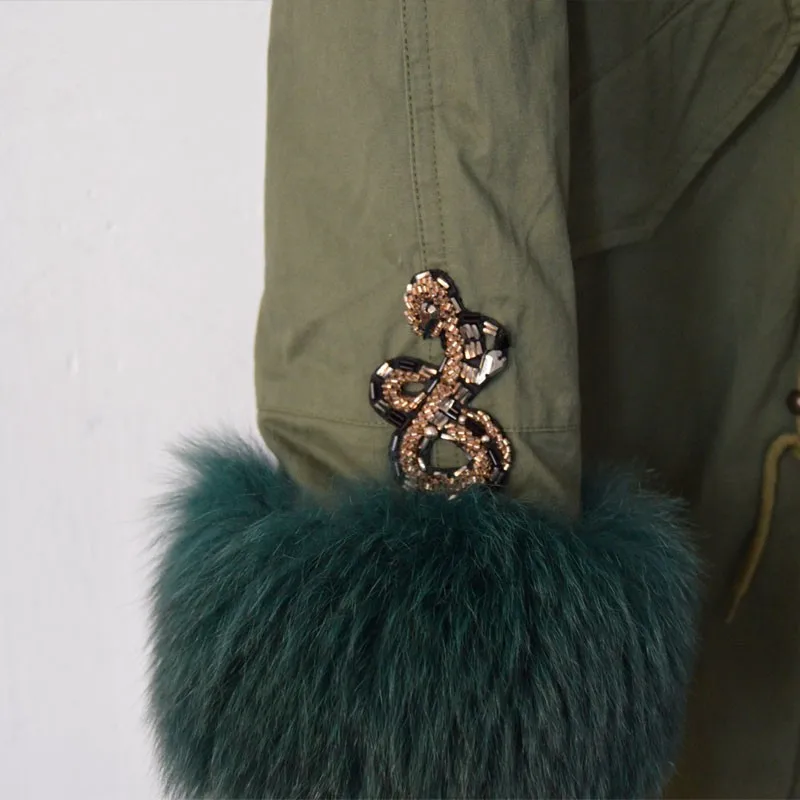 Поступила новая мода змея Бисероплетение Длинные женские пальто темно-зеленый из искусственного меха внутри куртка