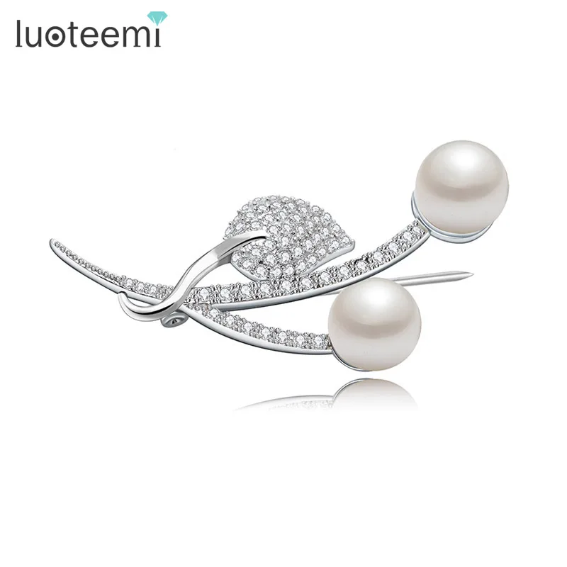 

LUOTEEMI Wholesale High Quality White Simulated-Pearl Zircon Women Decorative Flower Brooches and Pins For Wedding Bouquet