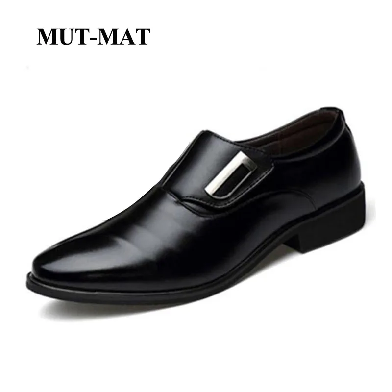 

British Style Men Casual shoes Soft Face Men Dress Business Metal Button Pointed Leather Spring And Autumn Shoes